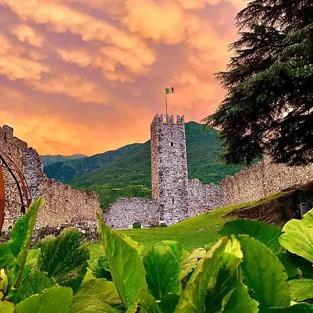 Prázdninový dům La Casa Sulla Collina Del Castello Breno