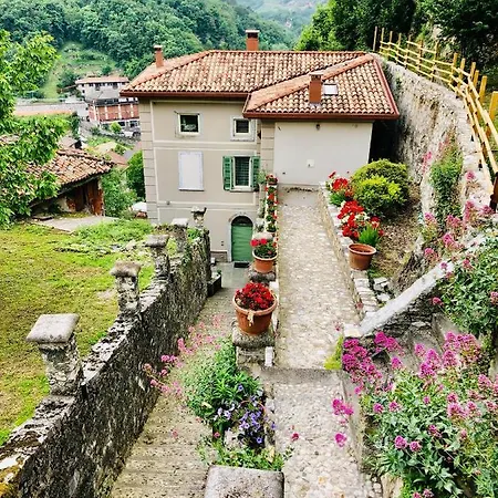 La Casa Sulla Collina Del Castello