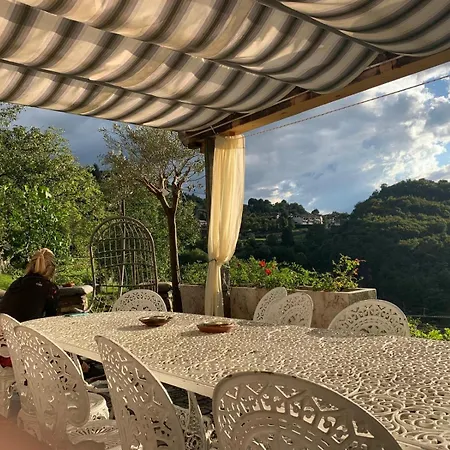Prázdninový dům La Casa Sulla Collina Del Castello Breno
