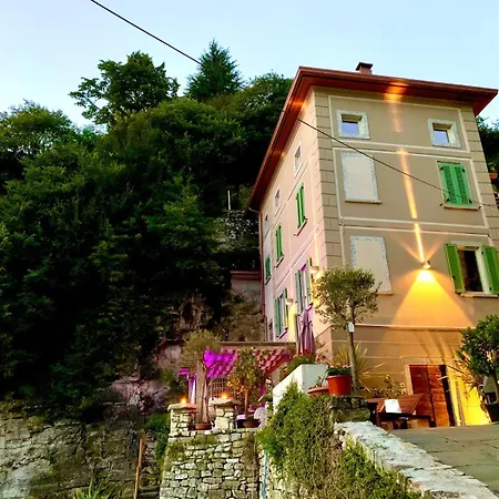 La Casa Sulla Collina Del Castello *