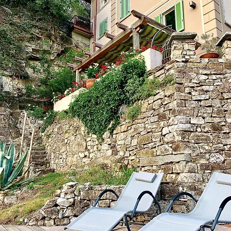 Prázdninový dům La Casa Sulla Collina Del Castello Breno